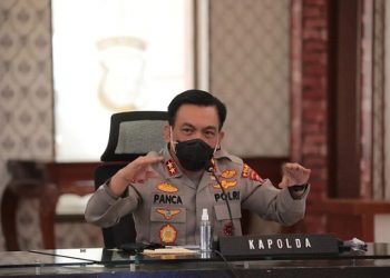 Kapolda Sumut Irjen Pol. Drs. R. Z. Panca Putra S, M.Si memimpin rapat pendistribusian minyak goreng