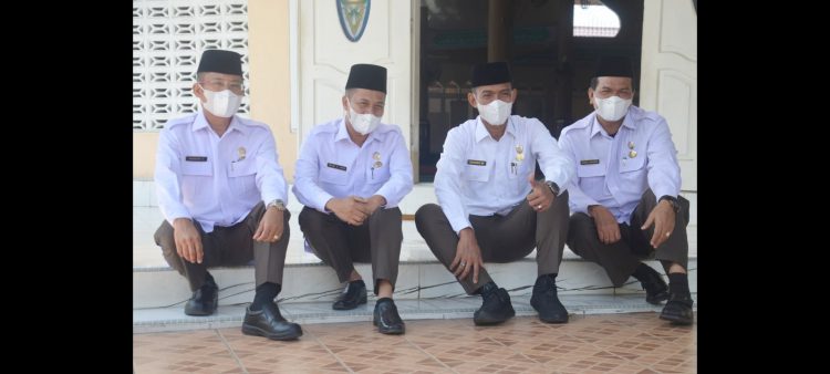 Suwarno Dirut PUD Pasar bersama Dirkeu/Adm Fernando Napitupulu, Dirops Ismail Pardede, dan Dirbang/SDM Imam Abdul Hadi. (Foto Ist)