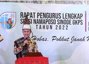 Musa Rajekshah saat membuka Rapat Pengurus Lengkap (RPL) Seksi Namaposo (Pemuda) GKPS Sinode tahun 2022. (Foto Ist)
