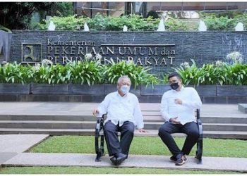 Menteri PUPR M. Basoeki Hadimoeljono dan Bobby Nasution.  (Foto Ist)