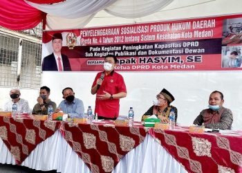 Hasyim SE Ketua DPRD Medan saat menggelar sosialisasi Perda ke IV Tahun 2022 produk hukum Pemko Medan No 4 Tahun 2012 tentang Sistem Kesehatan Kota Medan. (Foto Ist)