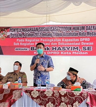 Hasyim saat menggelar menggelar sosialisasi Perda (Sosper) ke IV Tahun 2022 produk hukum Pemko Medan No 4, Tahun 2012 tentang Sistem Kesehatan Kota Medan. (Foto Ist)