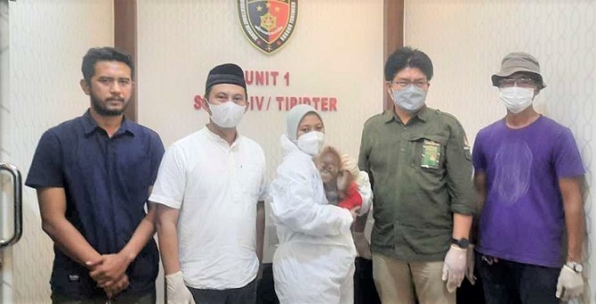 Bayi Orang Utan yang berhasil diselamatkan dari kelima pelaku
