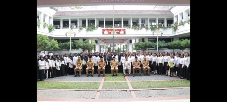 Pemko Medan menyerahkan SK Pengangkatan 622 PPPK. (Foto Ist)