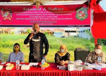 Ketua Fraksi PDIP DPRD Kota Medan, Robi Barus S.E M.A.P saat menggelar Sosialisasi Produk Hukum Daerah Kota Medan No.9 Tahun 2009 Tentang Kesehatan Ibu, Bayi Baru Lahir dan Balita (KIBBLA). (Foto.Ist)