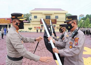 Kapolres Tanjung Balai AKBP Triyadi memberikan Punishmen kepada dua Perwira