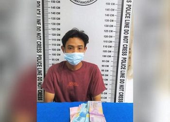Pelaku Yudha alias Cipeng dan barang bukti diamankan diruangan Satres Narkoba Polres Siantar