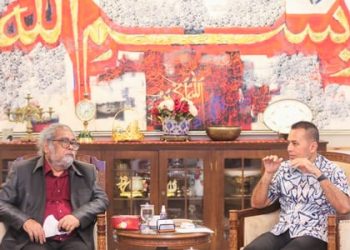 Wagubsu, Musa Rajekshah dan Ketua Umum Komnas PA,Arist Merdeka Sirait. (Foto Kominfo Sumut)