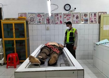 Jenajah Rianto Saragih saat divisum diruangan jenajah RSUD dr Djasamen Saragih Kota Siantar
