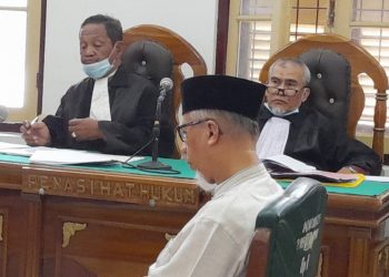 Terdakwa Nuzar Carmina Mantan Dirut BUMD Sibolga. (Foto Ist)