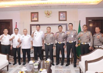 Wali Kota Medan saat menerima Dirgakkum Korlantas Polri Brigjen Pol Aan Suhanan di Balai Kota Medan. (Foto Ist)