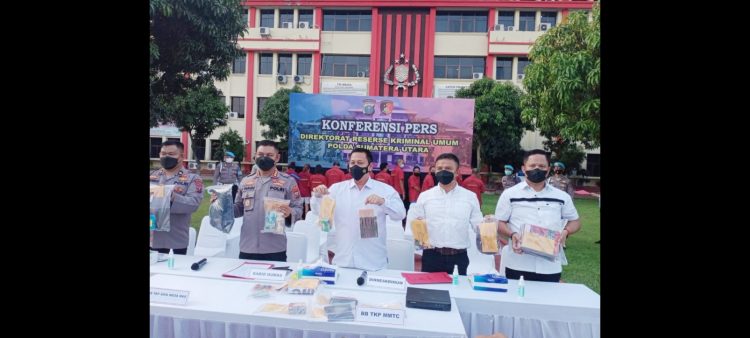 Para pemain judi dari Kompleks Asia Mega Mas dan MMTC Jalan William Iskandar Medan yang telah ditetapkan sebagai tersangka. (Foto Ist)