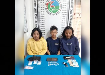 Ketiga pelaku, Maiyos Diki Syahputra, Kevin Andreas William Sitorus dan Dero Fikriansyah beserta barang bukti