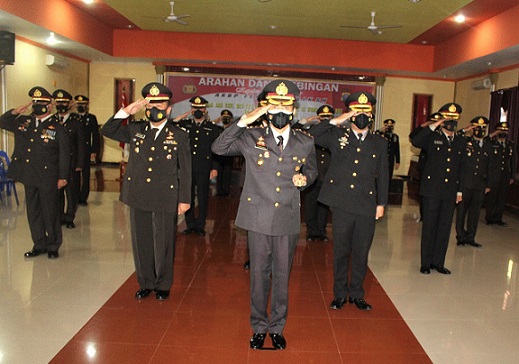 Kapolres Siantar AKBP Fernando SH, SIK bersama jajaran saat mengikuti upacara Peringatan Harla Pancasila secara Virtual