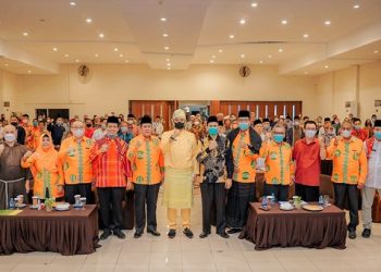 Wali Kota Medan Bobby Nasution bersama sejumlah tokoh lintas agama. (Foto Ist)