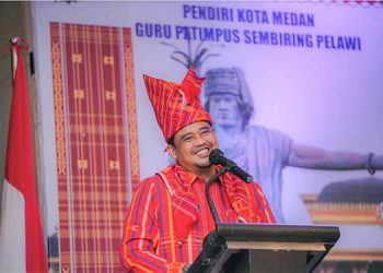 Wali Kota Medan, Bobby Nasution saat hadir di seminar sehari Kerja Tahun Merdang Merdem Masyarakat Karo Seluruh Indonesia dalam rangka HUT Kota Medan ke-432 di Hotel JW Marriot Medan. (Foto Ist)