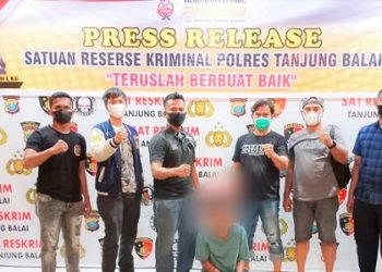 Pelaku Ramadhan Alias Madon alias Upin-Ipin diapit Polisi