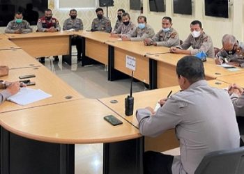 Kapolrestabes Medan melalui Waka Polrestabes Medan, AKBP Yudhi Hery Setiawan SIK, MH, saat melaksanakan anev dan arahan kepada personel Sat Tahti dan jaga tahanan Polri. (Foto Ist)