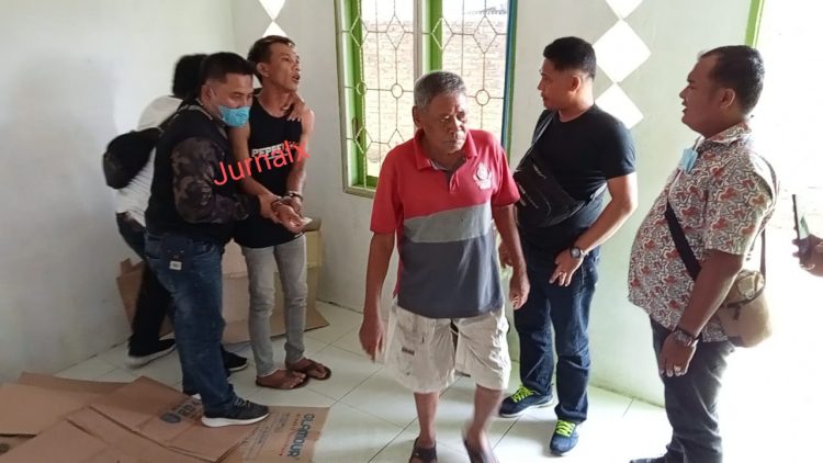 Bandar shabu, Sandi Sanjaya alias Kakang saat ditangkap di rumahnya 