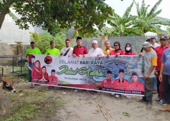 Hasyim Ketua DPC PDI Perjuangan saat memimpin Safari Qurban. (Foto.Ist)