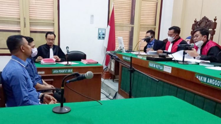 Narkoda kapal motor warga Thailand menjalankan persidangan di PN Medan. (Foto Ist)