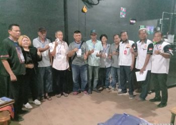 Ke lima peserta yang juara babak penyisihan Kecamatan Siantar Timur photo bersama Pengurus dan Panitia