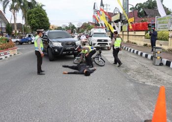 Simulasi Pam Jalur Diasumsikan terjadinya Laka Menimbulkan Kemacetan