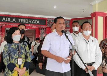 Kaposko Satgas PEN Mabes Polri , Kombes Rudi Heru Susanto saat memberikan keterangan kepada wartawan terkait dugaan penyelewengan bantuan dana Covid-19. (Foto Ist)