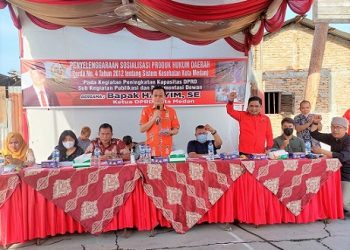 Hasyim SE, Ketua DPRD Medan saat menggelar sosialisasi Perda (Sosper) ke VII Tahun 2022 produk hukum Pemko Medan No 4 Tahun 2012. (Foto Ist)