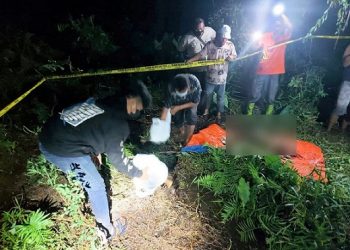 Petugas Polsek Perdagangan saat olah TKP