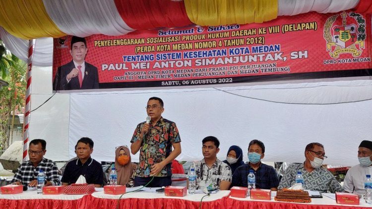 Anggota DPRD Medan sosialisasi produk hukum Pemko Medan Perda No 4 Tahun 2012 tentang sistem kesehatan di Jl Pelita V Kelurahan Sidorame Barat I, Kecamatan Medan Perjuang. (Foto Ist)