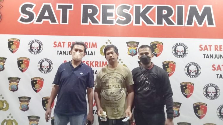 Pelaku PH diapit Polisi