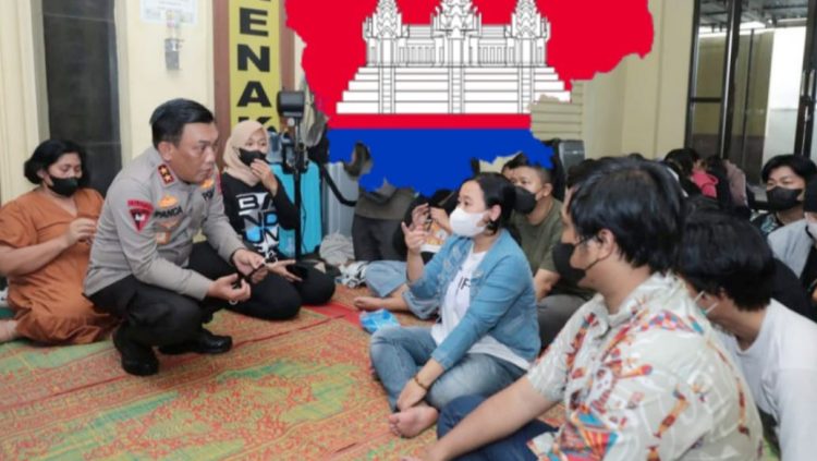 Kapolda Sumut, Irjen Pol RZ Panca Putra Simanjuntak berdialog dengan 212 PMI Ilegal. (Foto Ist)