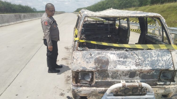 Kapolsek Serbalawan AKP Abdullah Yunus Siregar SH saat olah TKP