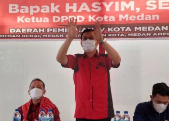 Hasyim, Ketua DPRD Medan saat reses di Jl Swadaya Gg Tahu Lingkungan VI, Kelurahan Harjosari II, Kecamatan Medan Amplas. (Foto Ist)