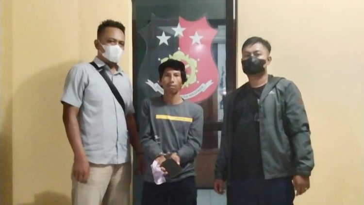 Pelaku IR dan barang bukti diamankan di Polsek Tanah Jawa