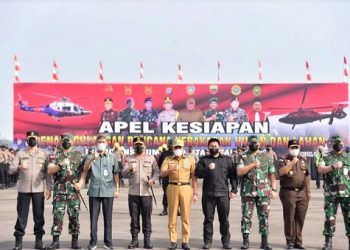 Kapolda Sumut, Irjen Pol RZ Panca Putra saat Apel Kesiapan Penanggulangan Bencana Kebakaran Hutan dan Lahan (Karhutla) di Lanud Soewondo. (Foto Ist)