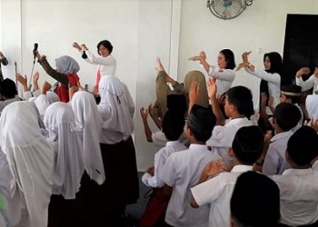 Tim Unit PPA Satreskrim Polrestabes Medan berikan trauma healing bagi siswa/i di Yayasan Baiti Jannati, Deli Serdang. (Foto Ist)