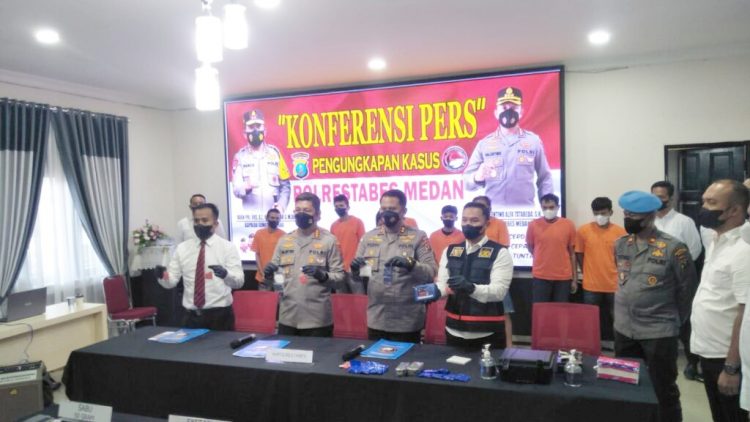 Polrestabes Medan melakukan pemamparan hasil tangkapan narkoba jaringan Malaysia. (Foto Ist)