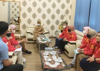 Pengurus ASIAFI Kota Siantar bersama Walikota dr Susanti Dewayani SpA.