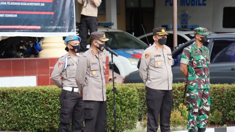 Kapolres Siantar AKBP Fernando SH, SIK memimpin apel Pam Unras