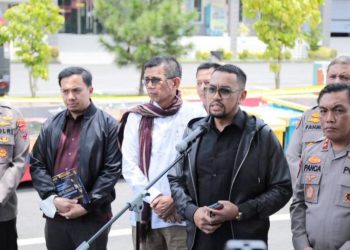 Ahmad Sahroni, Wakil Ketua Komisi III DPR RI bersama Hinca Panjaitan saat kunker yang diterima Kapolda Sumut Irjen Pol RZ Panca Putra Simanjuntak dan Waka Polda Sumut Brigjen Pol Dadang Hartanto. (Foto Ist)