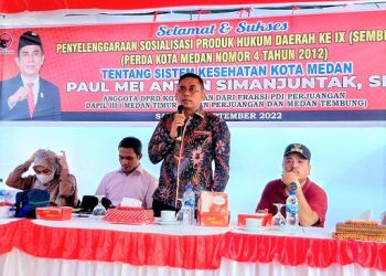 Paul Mei Anton Simanjuntak anggota DPRD Medan saat menggelar sosialisasi ke IX Tahun 2022 produk hukum Pemko Medan Perda No 4 Tahun 2012 tentang Sistem Kesehatan Kota Medan. (Foto Ist)