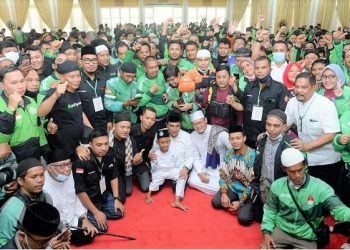 Gubernur Sumut, Edy Rahmayadi bersama ratusan driver Ojol. (Foto Ist)