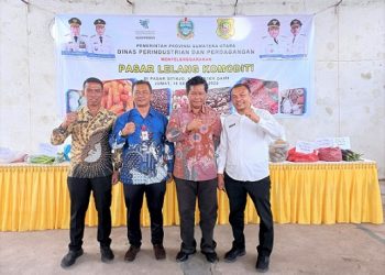 Dirut PUD Pasar Medan bersama pihak Pemkab Dairi dan Disperindag Provsu. (Foto Ist)