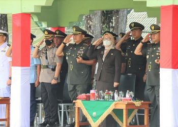 Wakapolres Kompol Ismawansa SIK, MH menghadiri undangan Upacara Penutupan Pendidikan Pertama Tamtama TNI AD Gel.I Tahun 2022 bertempat diLapangan Jenderal Soidirman Rindam I/BB