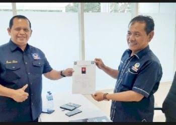Kombes (Purn) Ikhwan Lubis saat mendaftar ke Partai Nasdem. (Foto Ist)