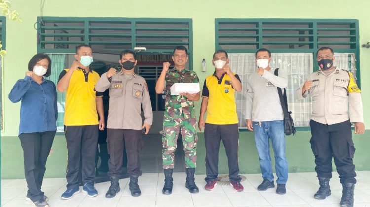 Polsek Siantar Utara Berikan Surprise HUT TNI Ke 77 di Koramil 01/SU
