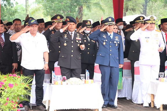 Kapolres Simalungun Dampingi Dansat Brimob Polda Sumut Ikuti Upacara HKP Di Tugu Sudjono