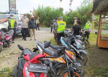 Sat Lantas Bersama Polsek Purba Gelar Operasi Hunting Sistem Antisipasi Balap Liar Dihari Minggu,